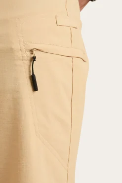 Hillston Mens Hybrid Short - Dark Sand